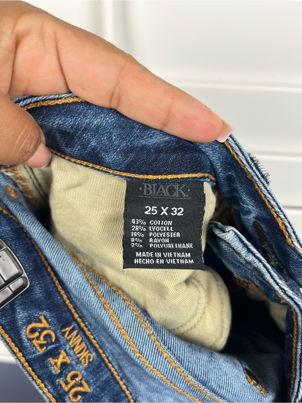 Buckle Black Y2K low rise Dark Blue Distressed Skinny Jeans Size 25x32 - Picture 4 of 6